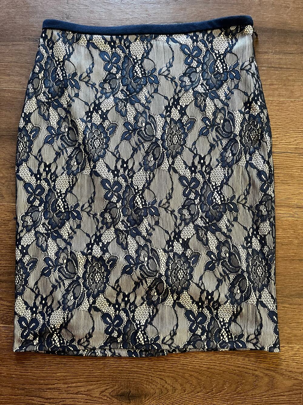 The Limited Size 0 Navy Lace Pencil Skirt Nude Lined Velvet Waist Floral